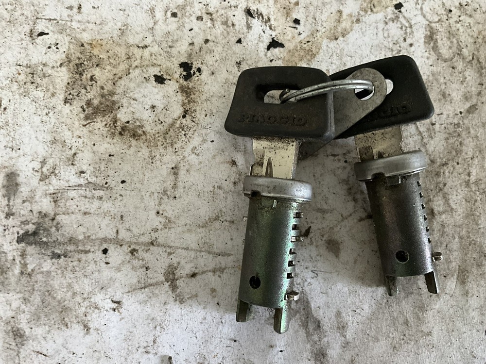 Piaggio Et4 Ignition Barrel And Keys