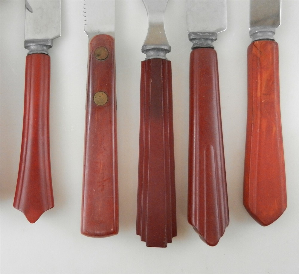 Bakelite Red Handle Flatware Fork + 4 Knives-Table & Steak, Marbled, Solid T24A