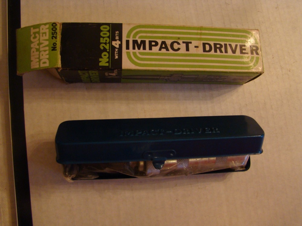 NO. 2500 IMPACT-DRIVER WITH 4 BITS