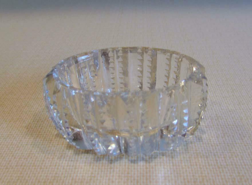 Prism or Zipper Cut Oval Open Salt Dip