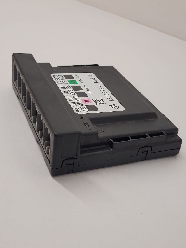 2013-2014 CHEVROLET SONIC Body Control Module BCM 13589097
