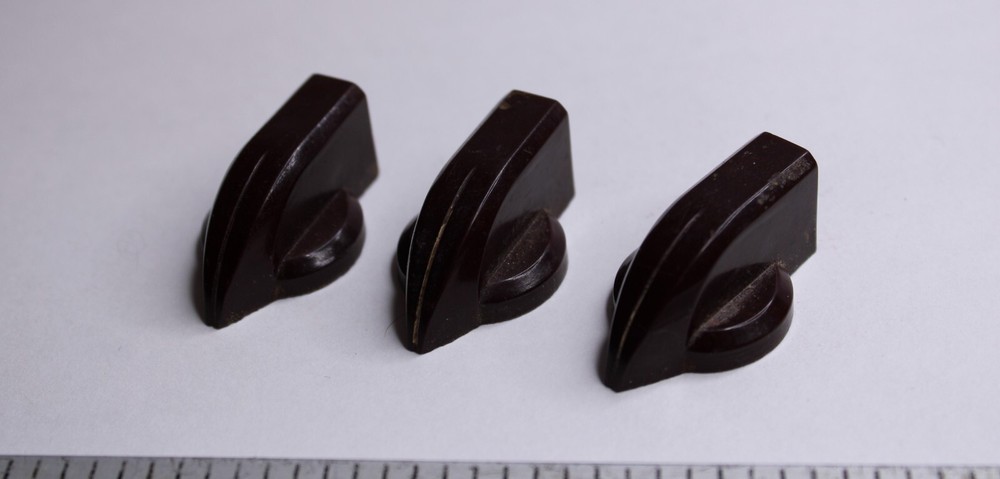 👀Vintage 1950's Brown Bakelite Chickenhead Knobs ( Set of 3 )
