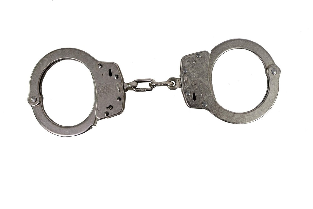 Smith & Wesson M100-1 Chain Handcuffs, Nickel Plated