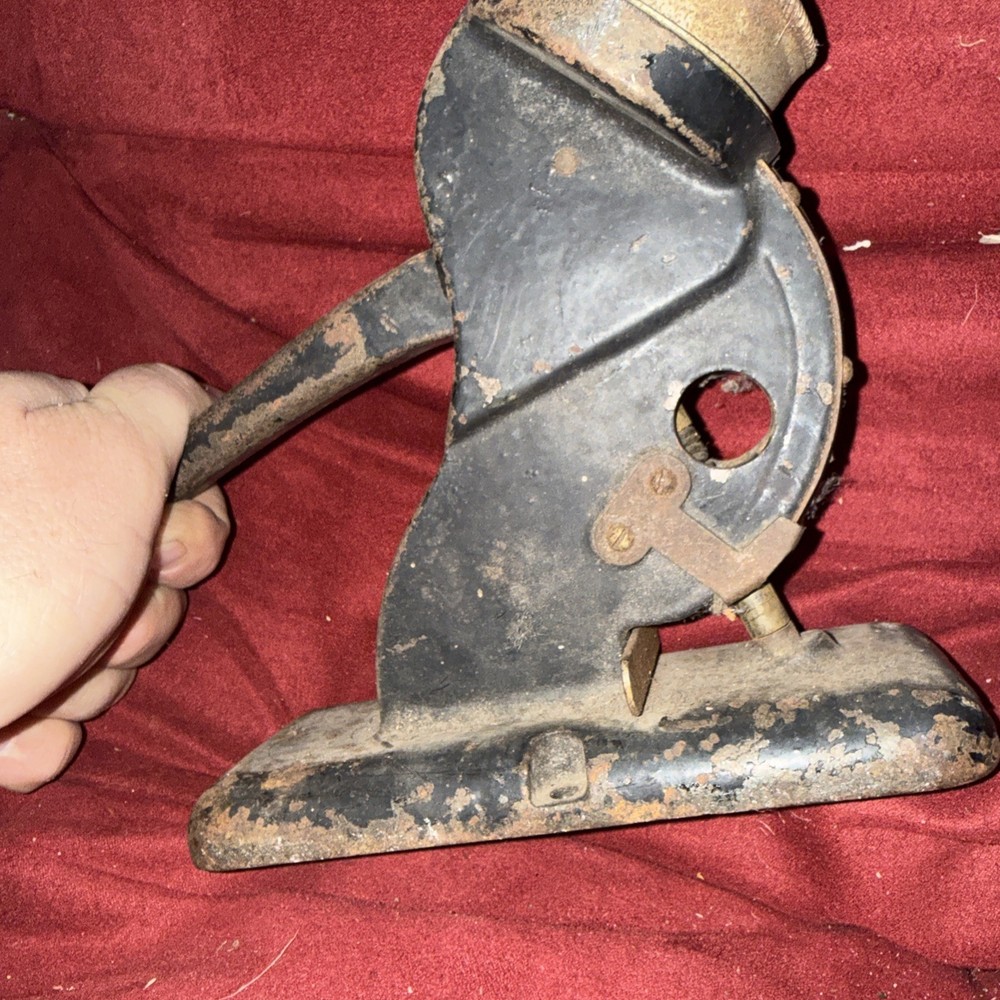Vintage Bates Eyelets Automatic Eyeleter Hand Press Punch Press Tool.