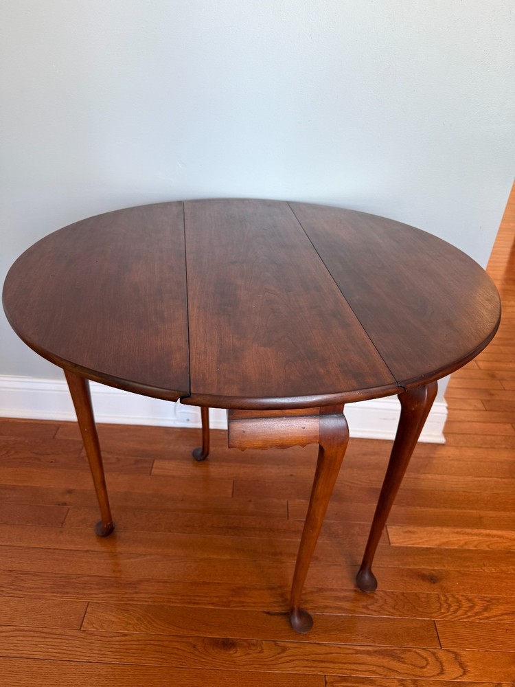 Eldred Wheeler Cherry Oval Queen Anne Style Drop Leaf Table