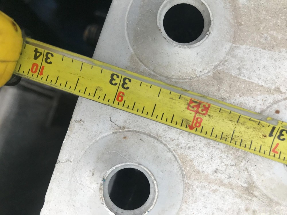 Freightliner CASCADIA 33.5 x 13.75 Deckplate - Used