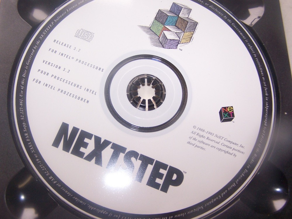 NeXTStep Release 3.2 & NeXTStep Developer 3.2 Software