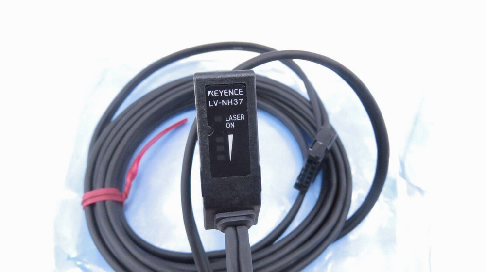 Keyence LV-NH37 Laser Proximity Sensor