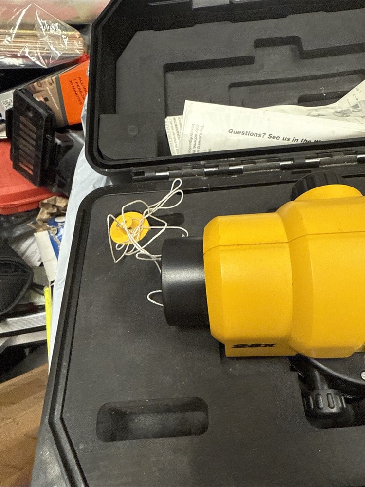 Dewalt DW096 Automatic Level, 26x Magnification, Type 1, w/original Storage Case