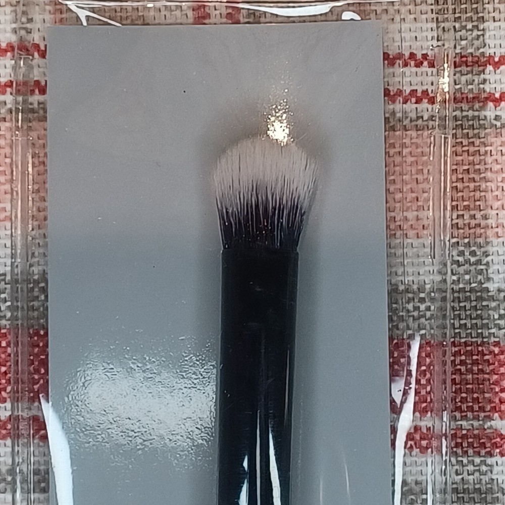 Studio Selection Blending Eyeshadow Brush