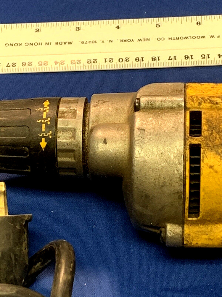 DEWALT DW266 6.5-Amp Variable-Speed Reversing Depth-Sensitive TEKS Screw-driver