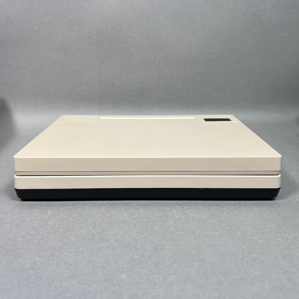 Tandy 200 Portable Computer, Power Adapter, Case, Book, Owner's Manuals WORKING