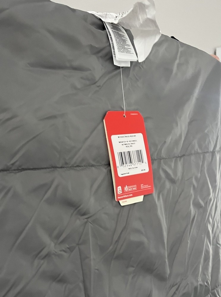 NWT! The North Face Wasatch 45 Sleeping Bag REG/RH Rectangular w/ Stuff Sack