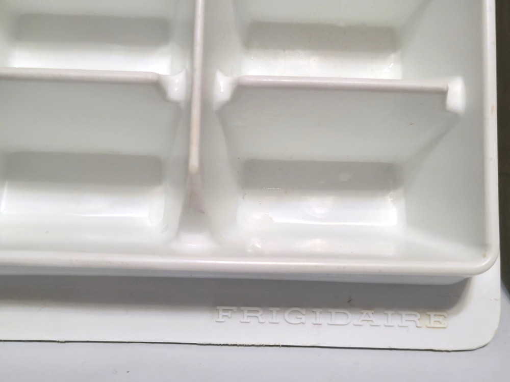 2 Vintage Frigidaire 16 Cube White Plastic Ice Cube Tray Large Cube Stackable