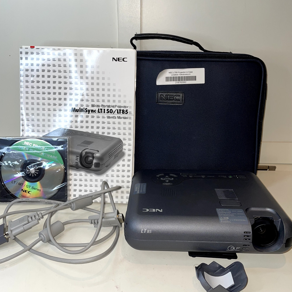 NEC LT150Z Projector w/ Remote & Carrying Case *Tested / Working*