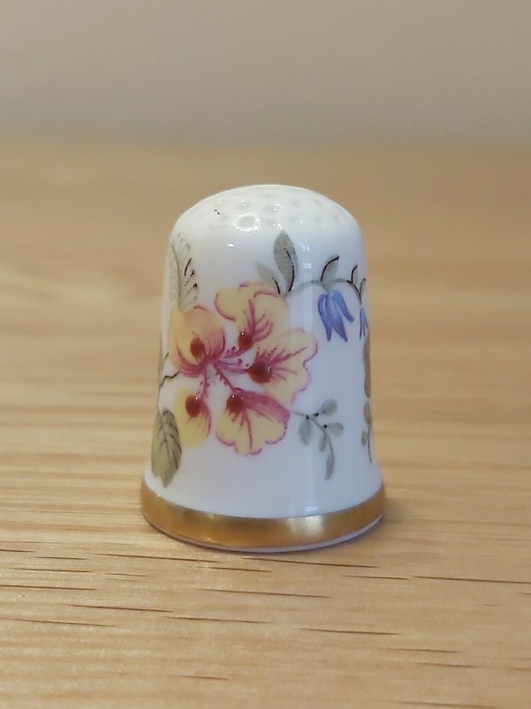 CAVERSWALL THIMBLE  - Signed M Grant - Floral Handpainted