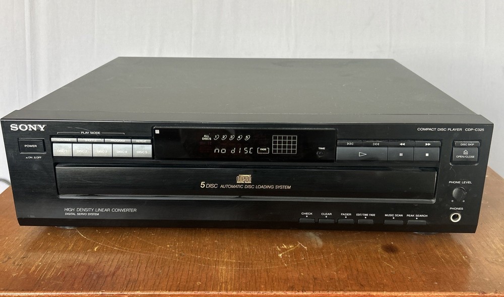 Sony CDP-C325 Stereo 5-Disc CD Changer Compact Disc No Remote.  Cleaned & Tested