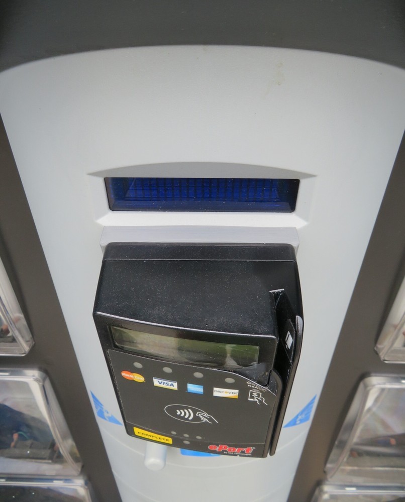 Card Reader Mask Mounting Kit for an Existing Validator – Curved Surface