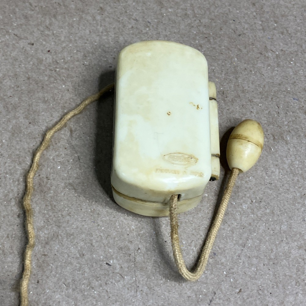 Pull String Razor Blade Sharpener Fedtro Brand Vintage collectible still works
