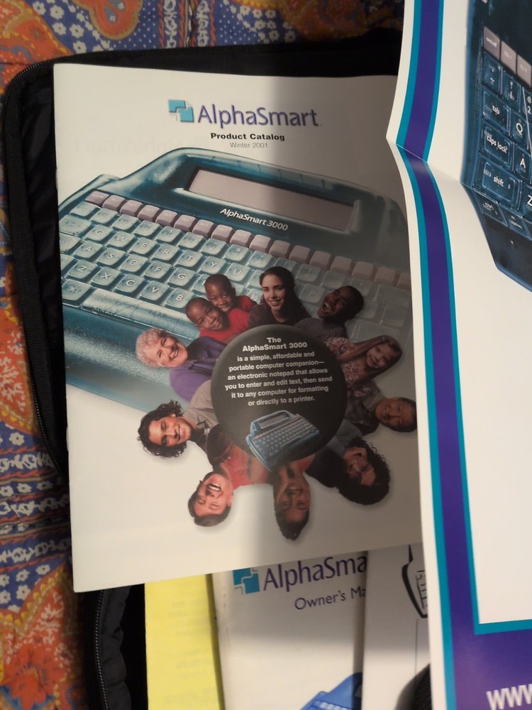 AlphaSmart 2000 Portable Keyboard Word Processor W/Carry Case Booklets CD