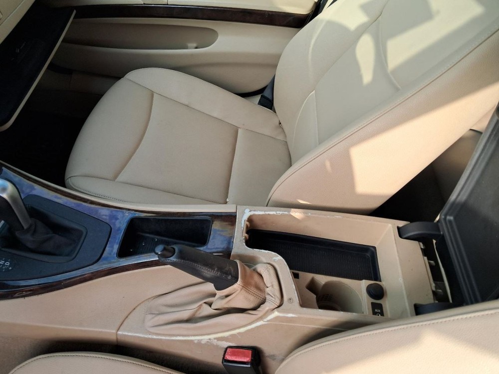 330CI 2006 Glove Box 4797010