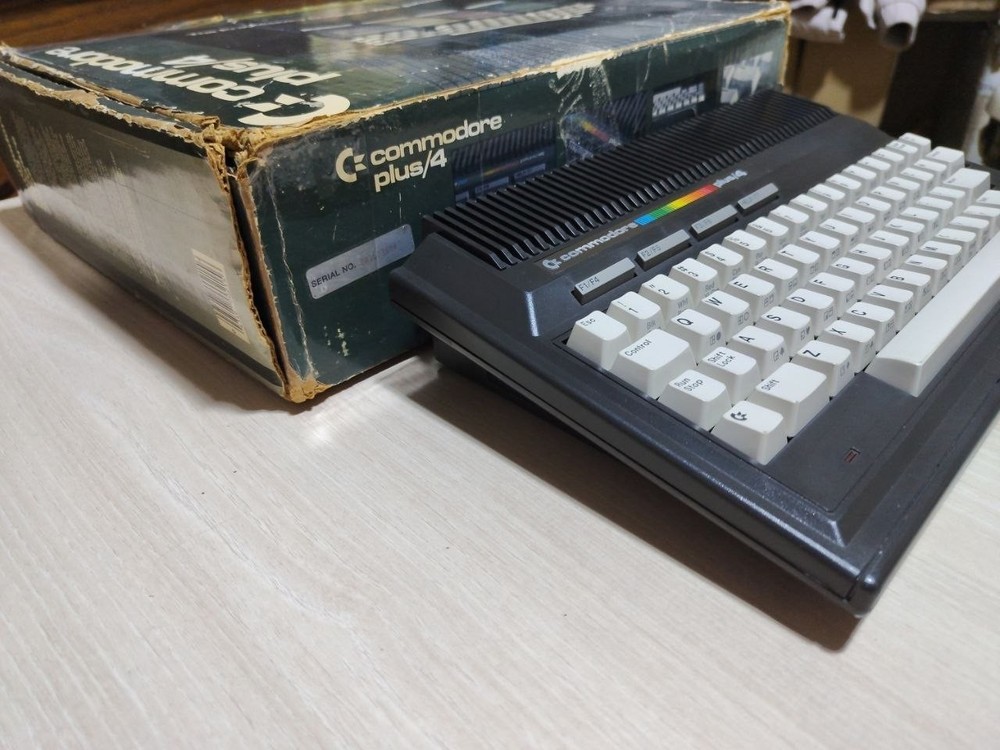 COMMODORE PLUS/4 COMPUTER +4 NTSC Boxed, Vintage