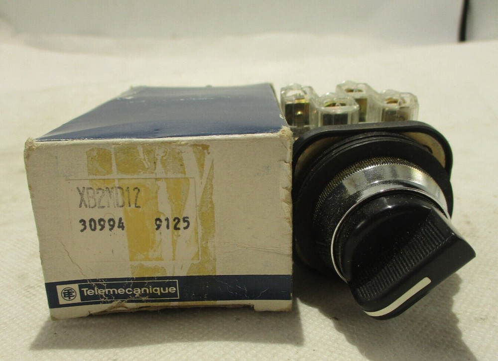 NEW TELEMECANIQUE XB2MD12 2-POSITION SELECTOR SWITCH