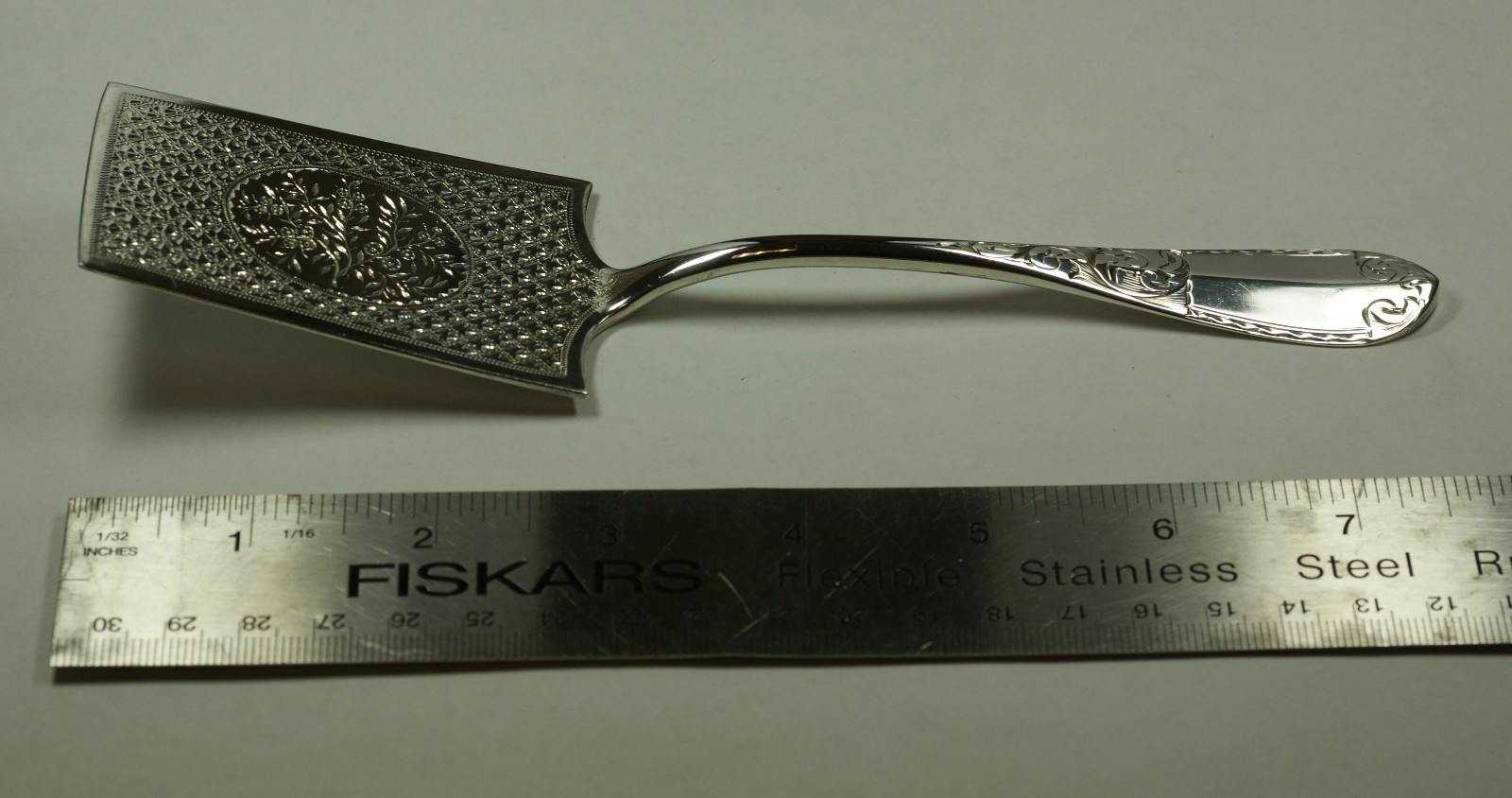 S Kirk & Son Early Coin Silver Cake Pie Dessert Fish Spatula Server Lifter 10/15