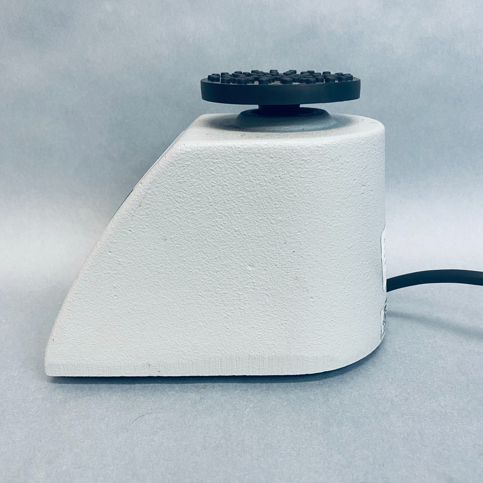 VWR Vortex Mixer 3200 rpm Fixed Speed Touch Mode Flat Top