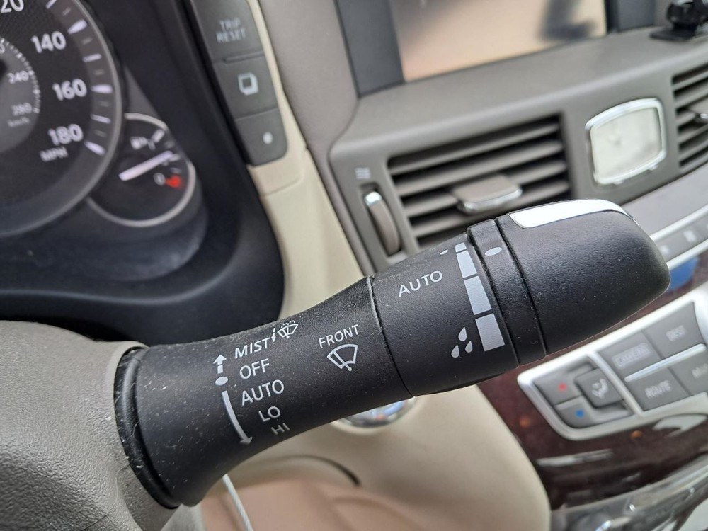 Q70 2015 Glove Box 4954329