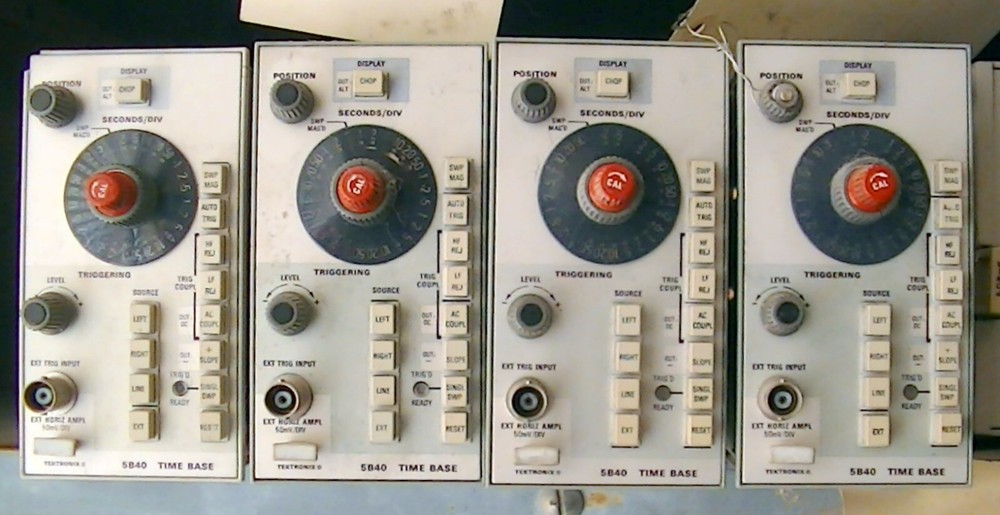 TEKTRONIX 5B40 TIME BASE PLUG-IN MODULE