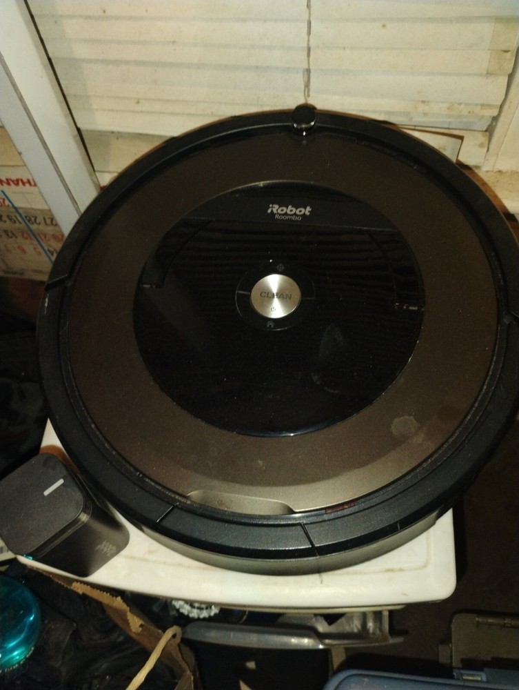 I Robot Roomba Floor Cleaner