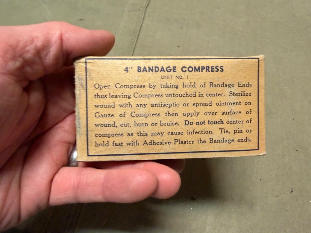 ORIGINAL WWII US ARMY MEDIC MEDICAL FIRST AID 4 INCH COMPRESS BANDAGE-NOS