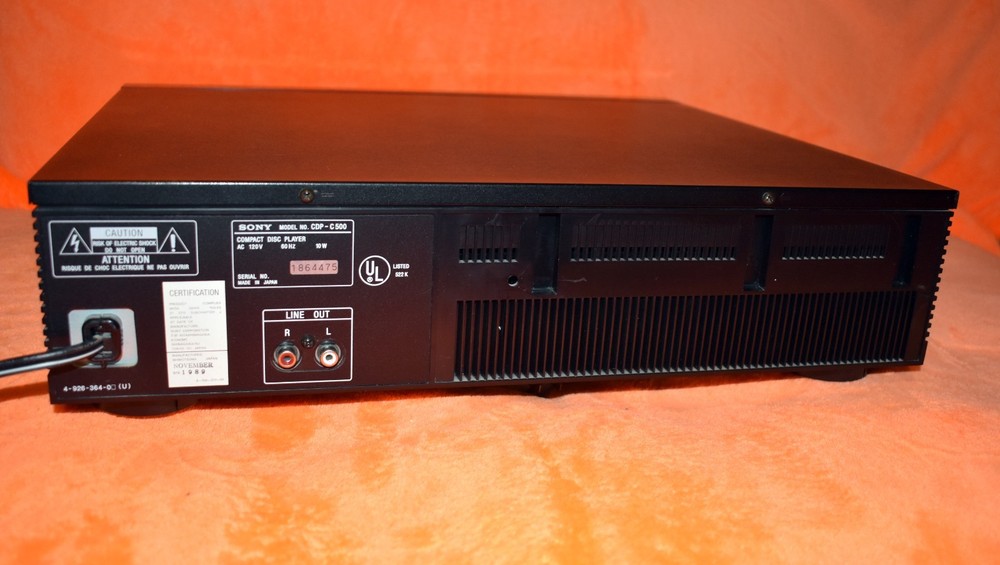 VINTAGE SONY 5 CD PLAYER WITH REMOTE CDP-C500