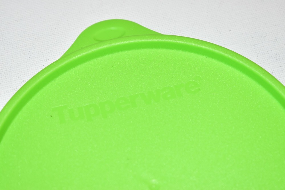Tupperware Round Lid Bright Green #5404