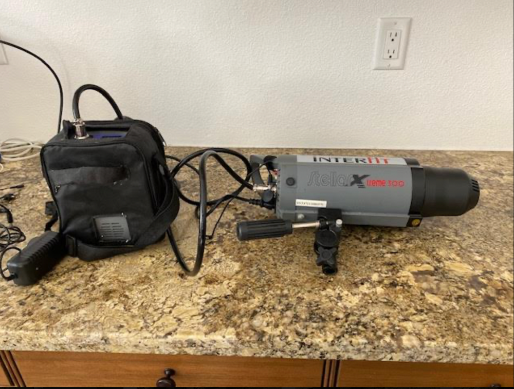 interfit stellar X300 and portable battery