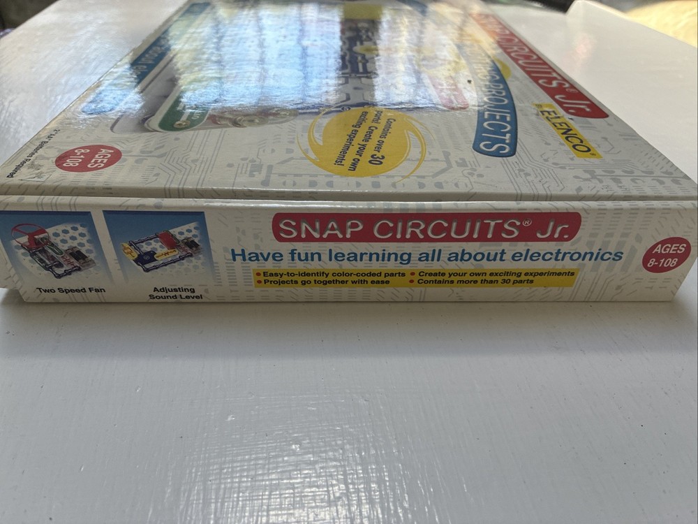 Snap Circuits Jr. By Elenco Model SC-100 Fun Learning Electronics Kit NIB