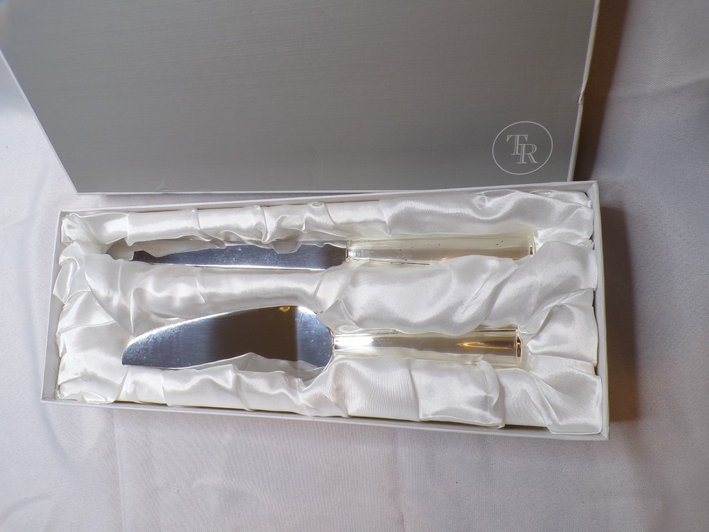 Things Remembered silver-plated cake knife and server set