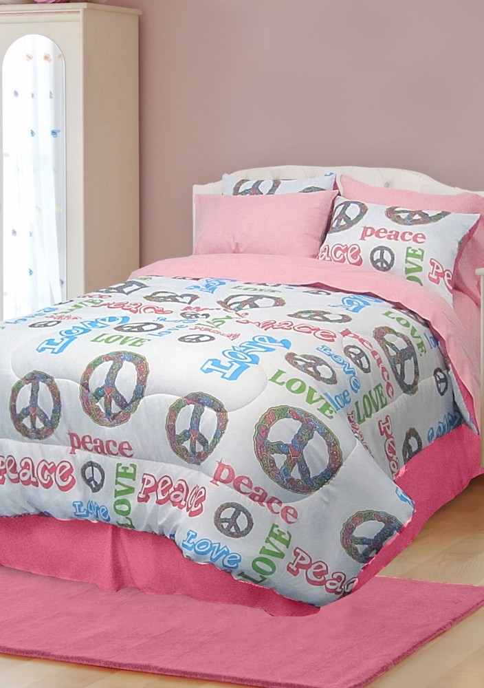 4 Pc Veratex "Peace & Love" Comforter Set ~ Full 76" x 86" ~ Multi **NEW**