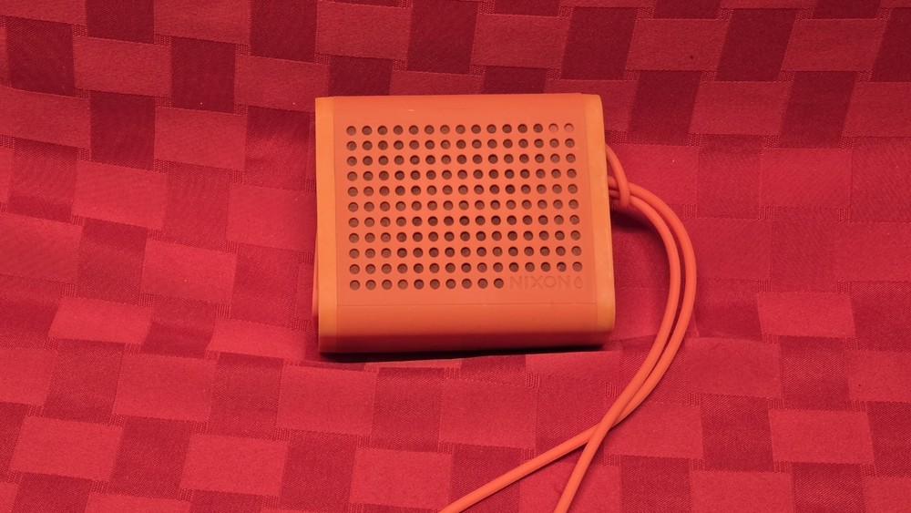 Nixon Wireless Bluetooth Speaker RARE Mini Blaster PINK