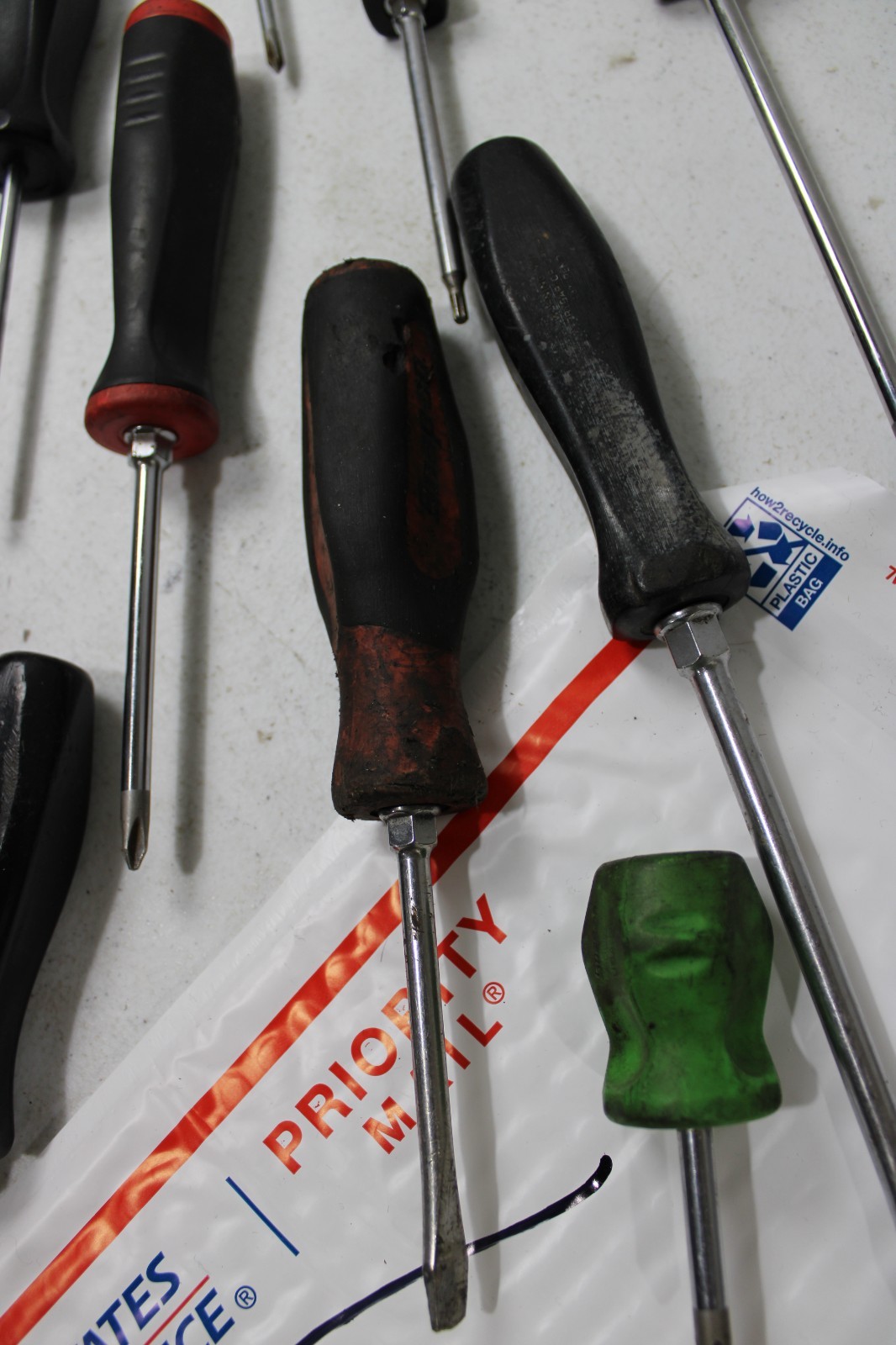 Snap On Screwdriver Set, Red -Green…used 12 PC Lot 🇺🇸 Mixed 8C