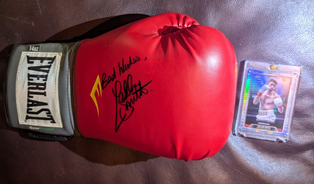 Calum Smith Hand Signed Glove  + 2024 Topps Chrome Refractor