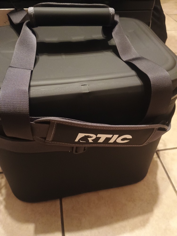 RTIC Outdoors 30 Cans Soft Pack Cooler - Black