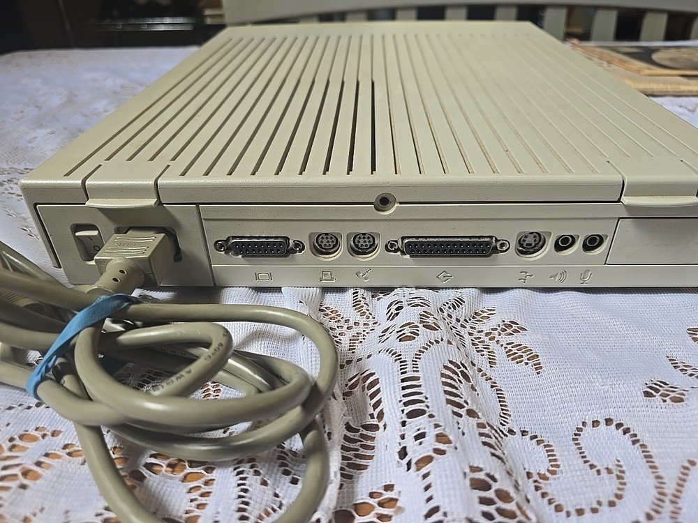 Apple Macintosh LC M0350 Desktop Computer