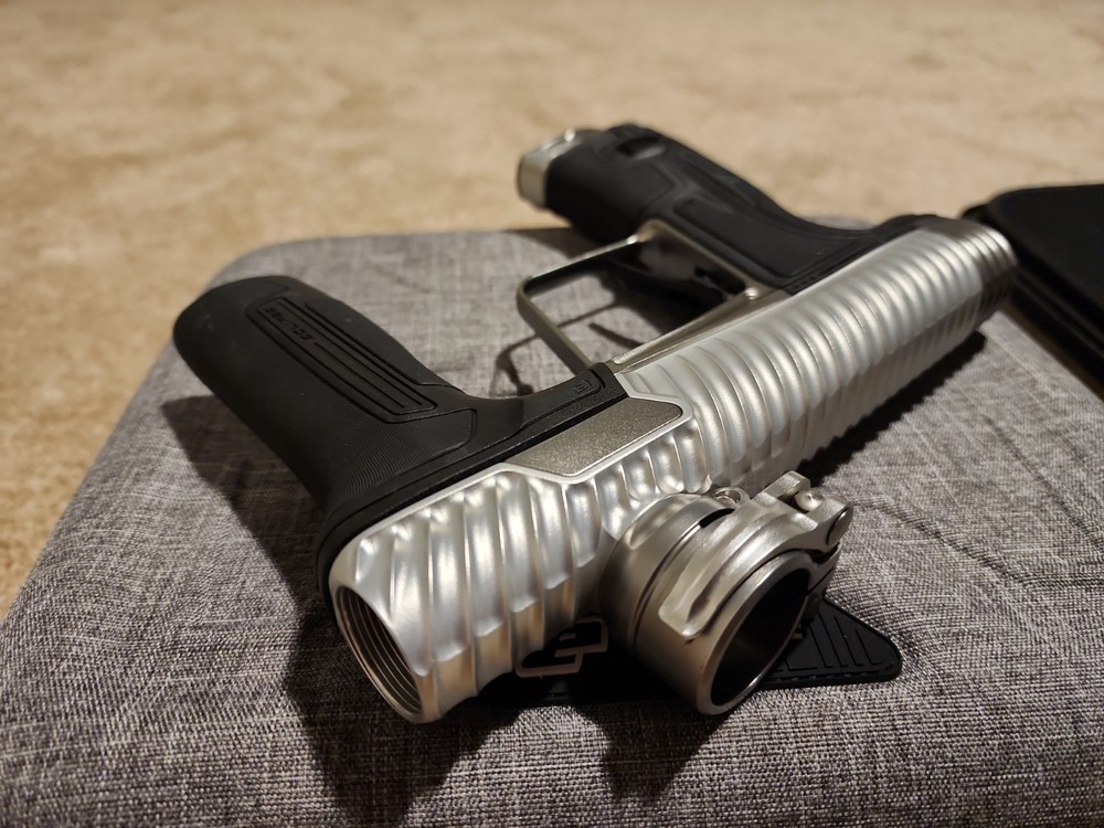 TWISTER Planet Eclipse CS3 Electronic Paintball Marker