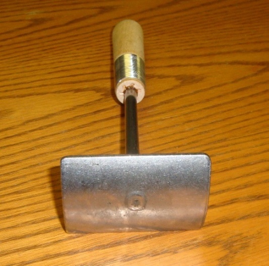 1 Handle Fleshing Tool