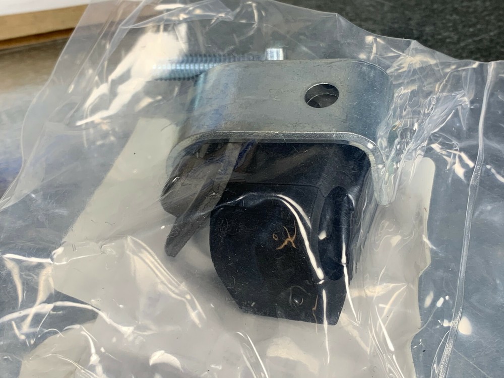 Komatsu EK2227 Clamp Assembly