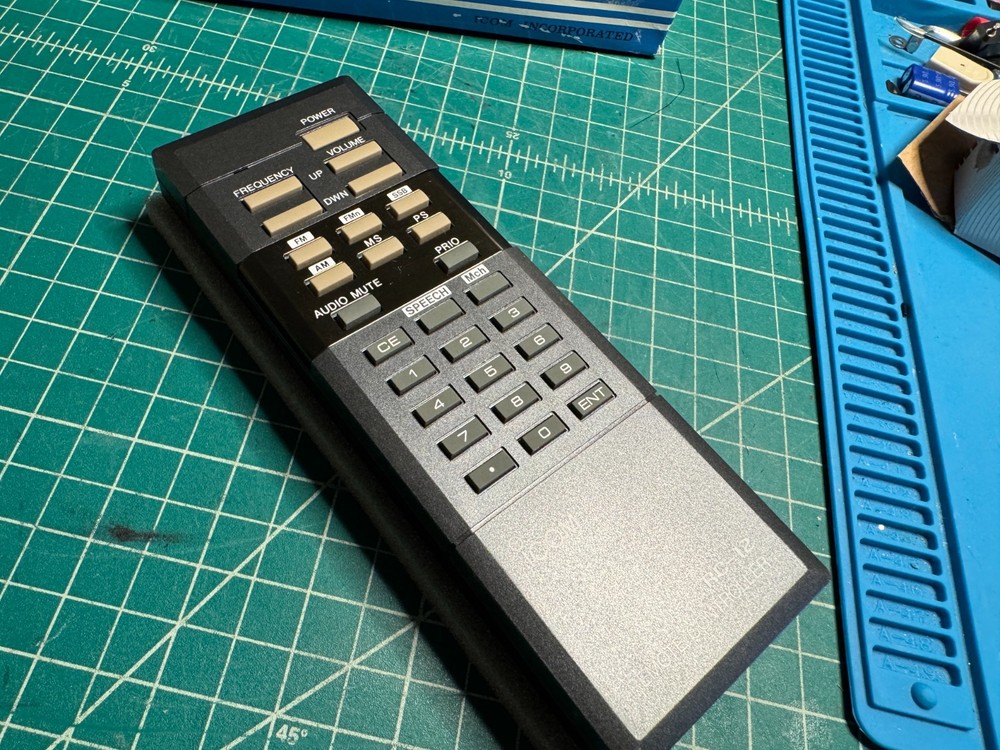 ICOM RC-12 Remote Controller For IC-R7000, Complete With Board, Box And Manual