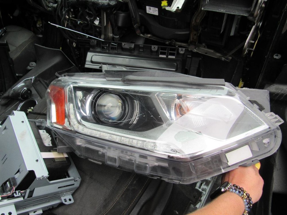 TRAVERSE 2018 Glove Box 1072814