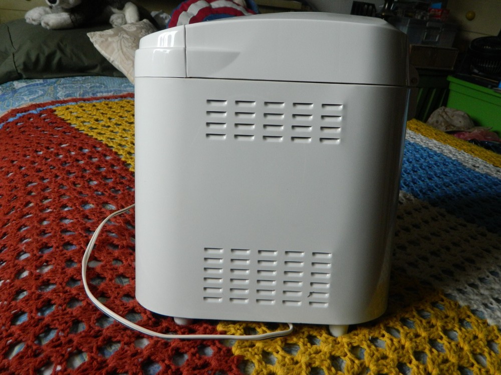 Breadman Automatic Bread Maker Model TR444